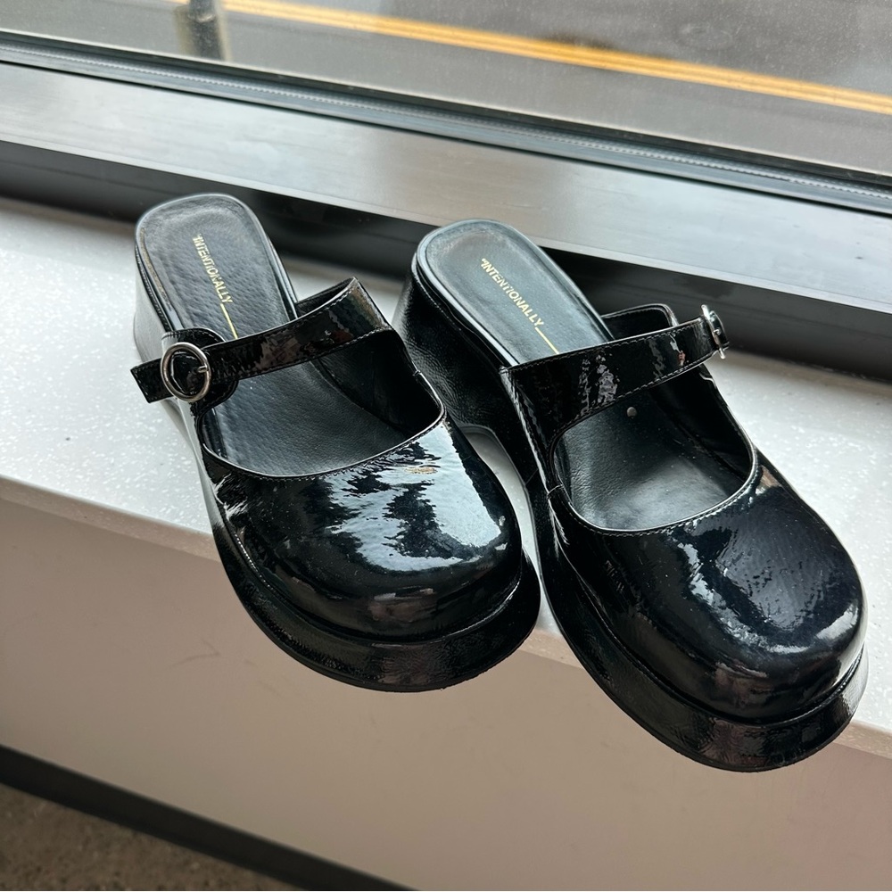 intentionally blank patent leather silver mary jane mule platform sandal heels 9